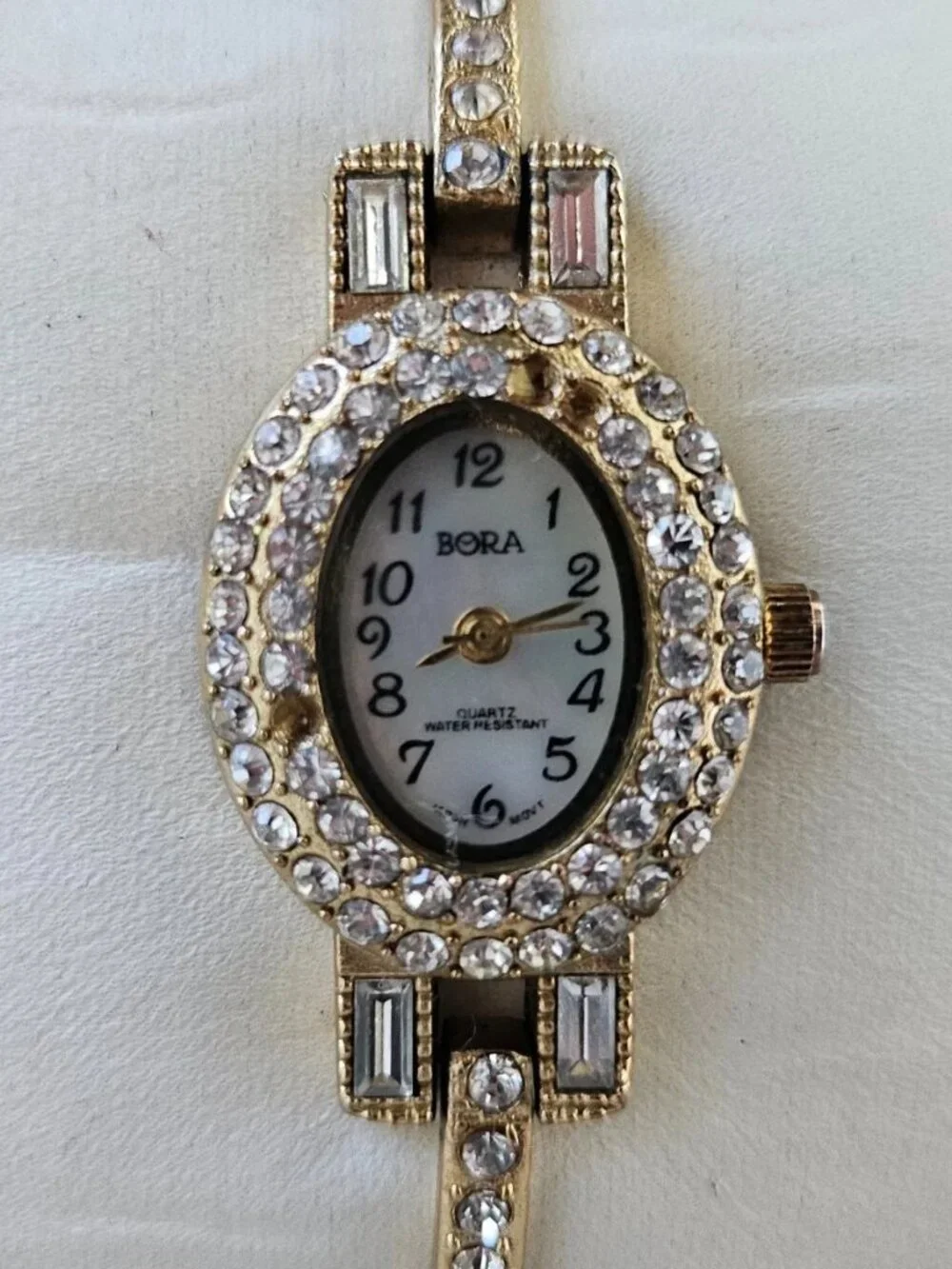 Vintage Bora Ladies Wristwatch Crystal accent Bezel Band Japan Movt Analog Watch